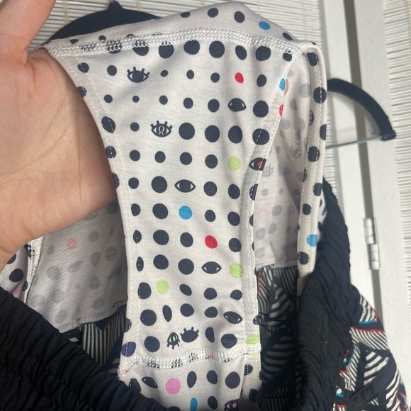 Lululemon Seawheeze 2014 Tracker Shorts II Size 6 Black White Red Athletic - Picture 6 of 7